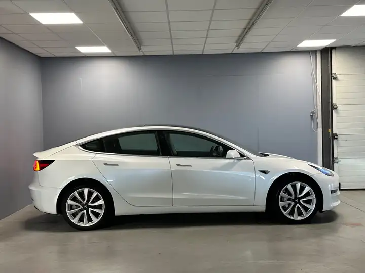 TESLA MODEL 3 (01/08/2019) - 